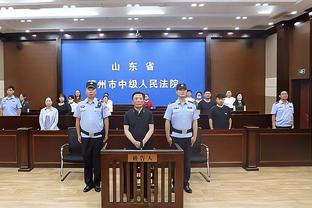 记者：阿兰一直加练身体恢复不错，今晚青岛德比应该会首发